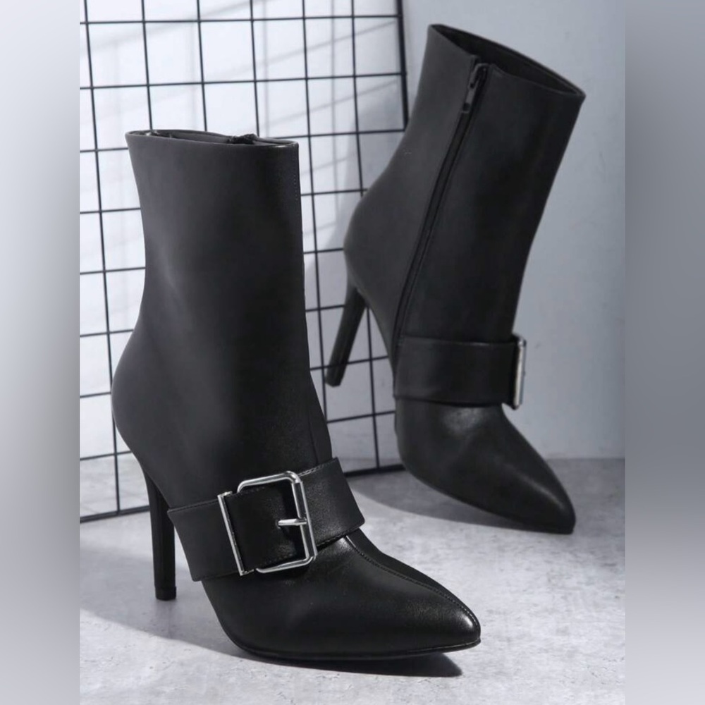SHUZIA Minimalist Buckle Decor Side Zipper
Stiletto Heeled Boots